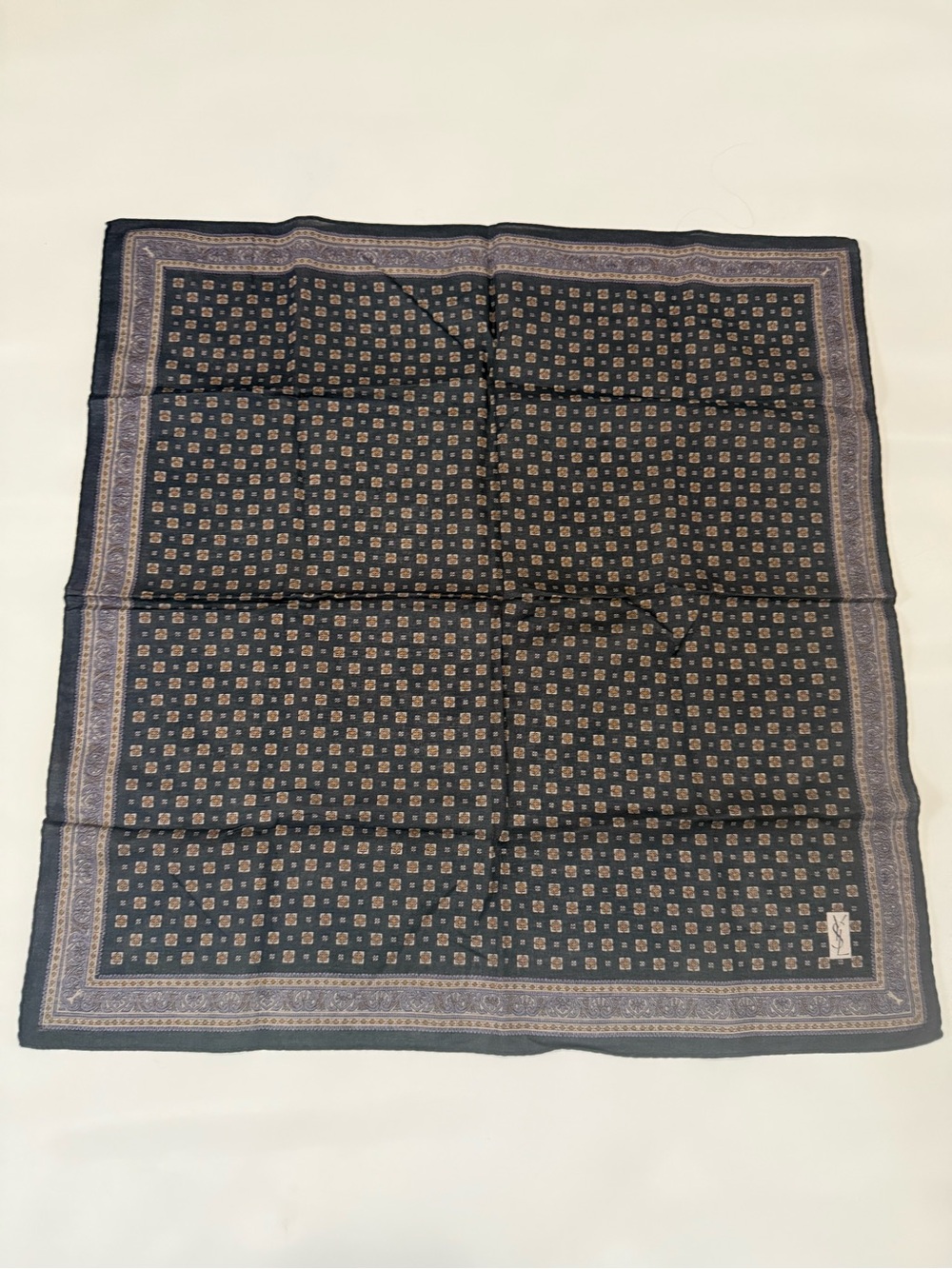 YSL Pocket Square NWOT Navy Patterned Handkerchief/scarf 18x18